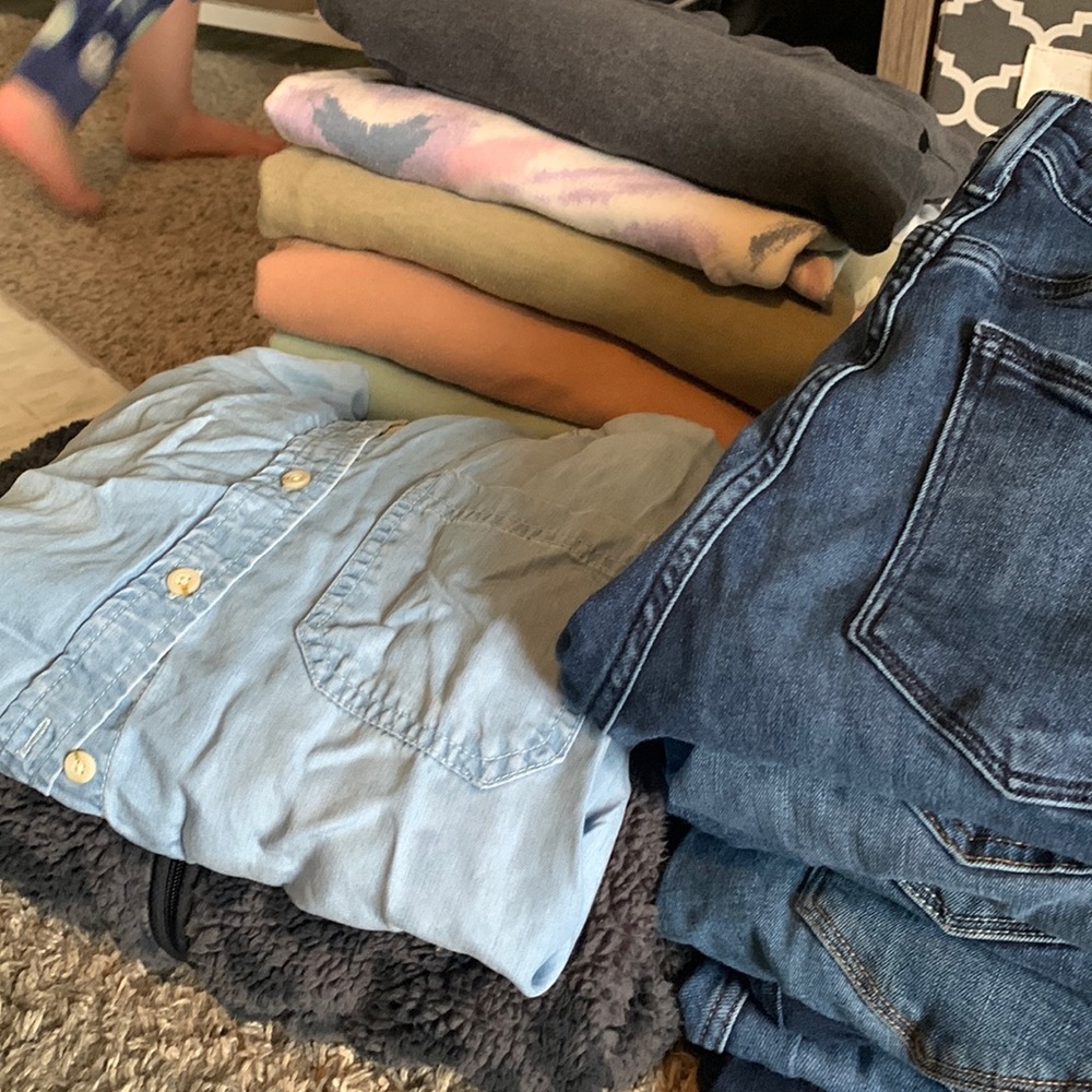 BUNDLE AND SAVE- NEED CLOSET CLEARED OUT. MAKE OFFERS